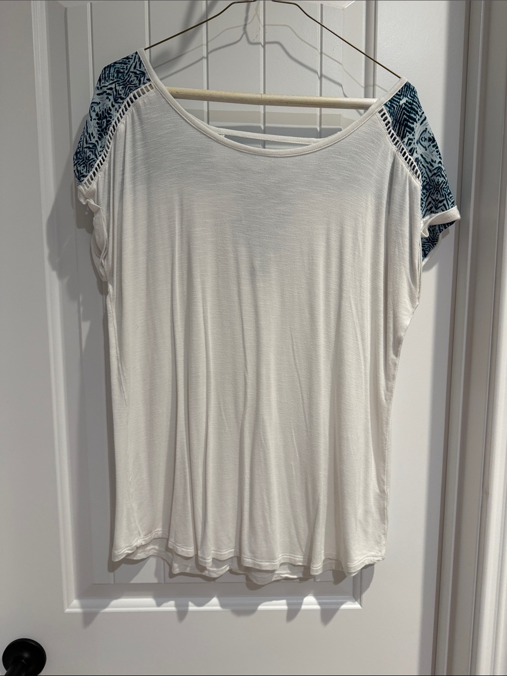 Maurices Cream Short Sleeve Top with Blue Patterned Shoulders